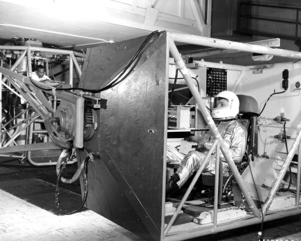 NARA RG-342-B1957, Wright Field, centrifugre, XMC-2 pressure suit